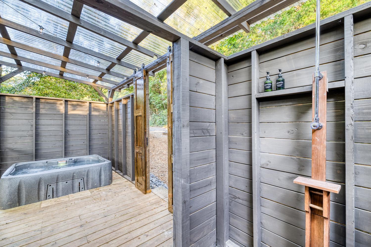Couples Retreat: King Bed:Hot Tub:Firepit & More Blue Ridge Luaran gambar
